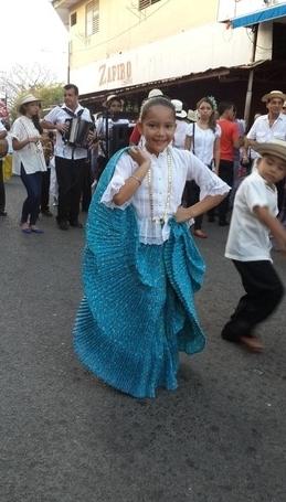 Desfile de las mil polleras, una tradición que sigue creciendo en Panamá