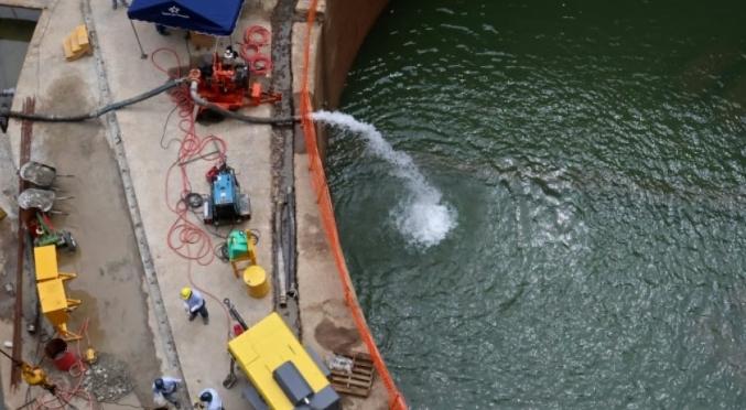 Realizan trabajos de mantenimiento destinados a alargar un siglo la vida útil del Canal de Panamá